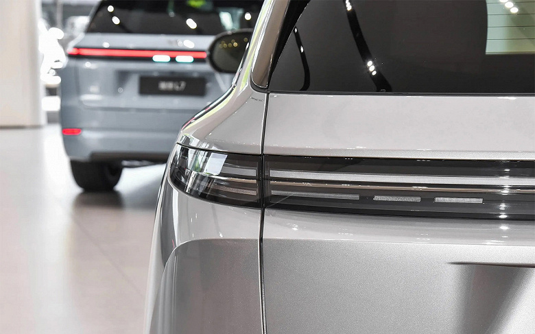 Россияне действительно не могут поставить на учет недешевые гибриды Li Auto &mdash; официальный дистрибутор подтвердил проблемы